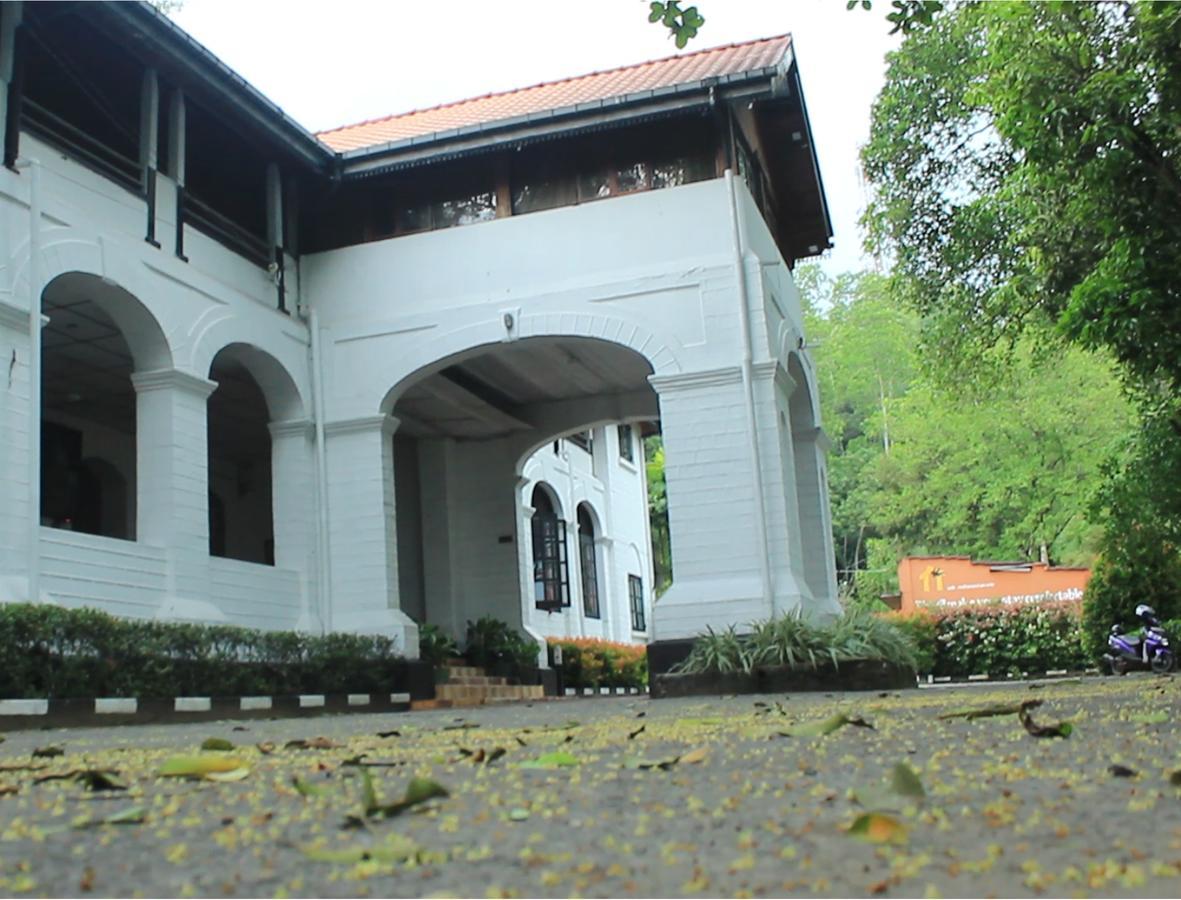 Ratnapura Rest House Hotel Exterior foto