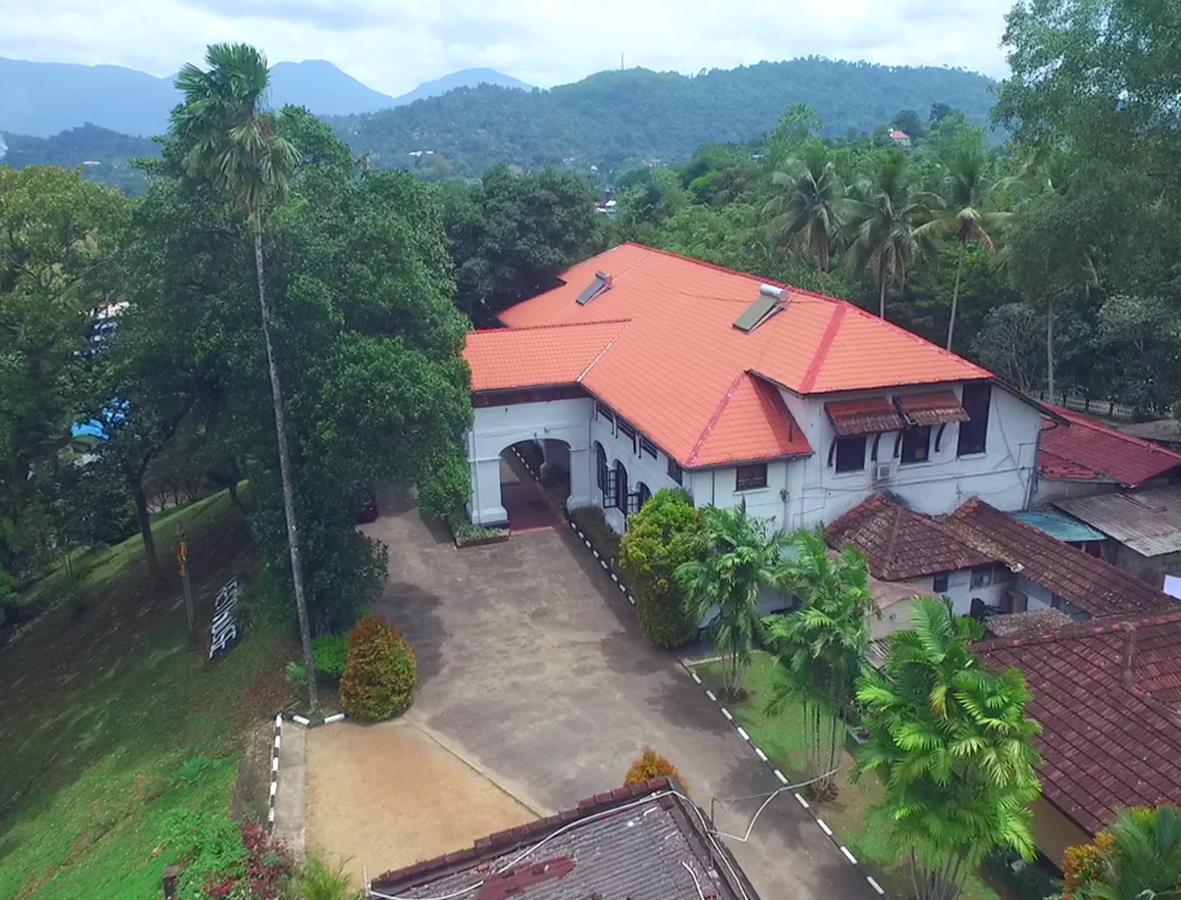 Ratnapura Rest House Hotel Exterior foto